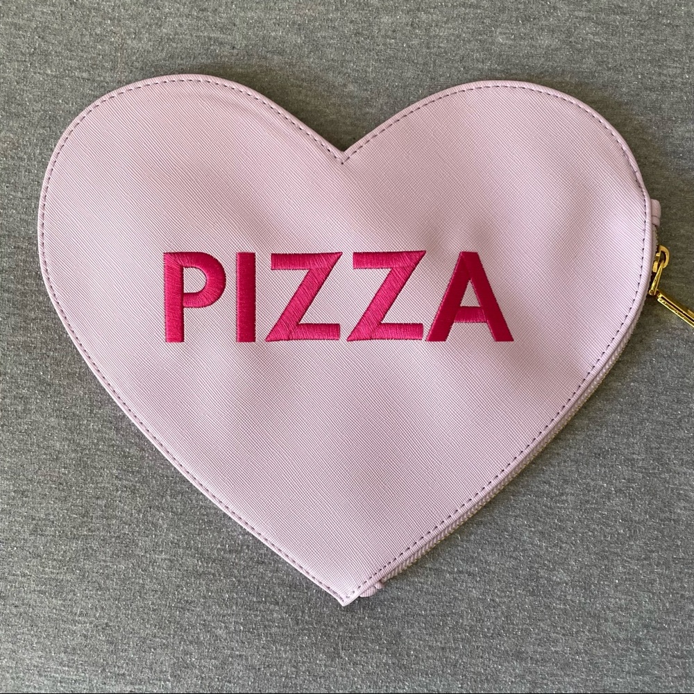 Studio DIY Can’t Clutch This Pizza Heart clutch